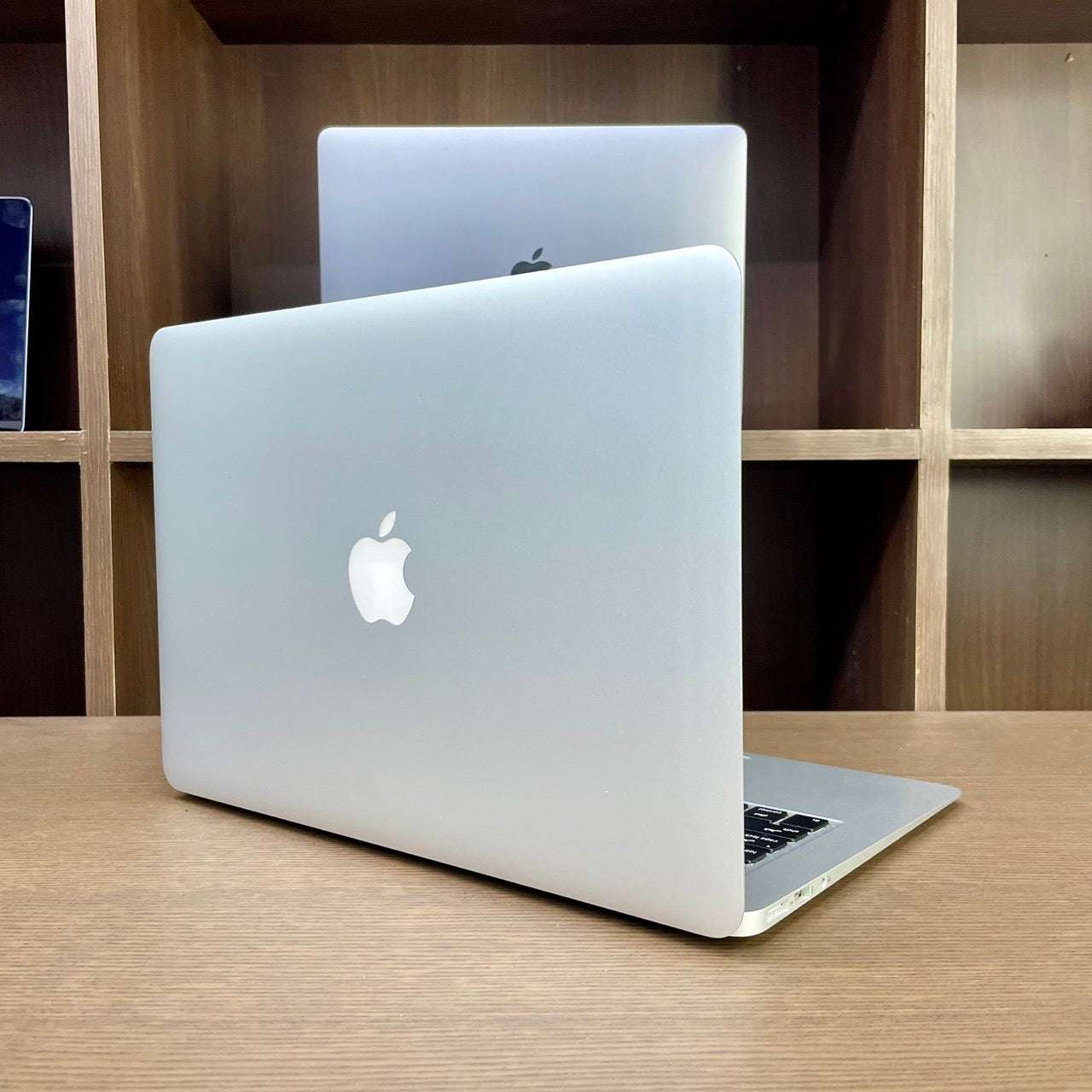 Apple - MacBook Air A1466 (13-inch, 2013 to 2017