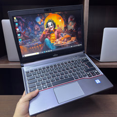 FUJITSU Laptop - Lifebook E736 / 13.3" Inches Screen
