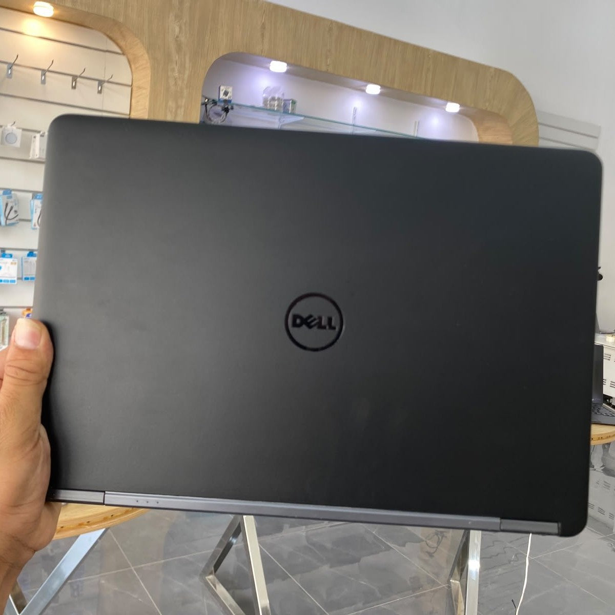 Dell Latitude 7450